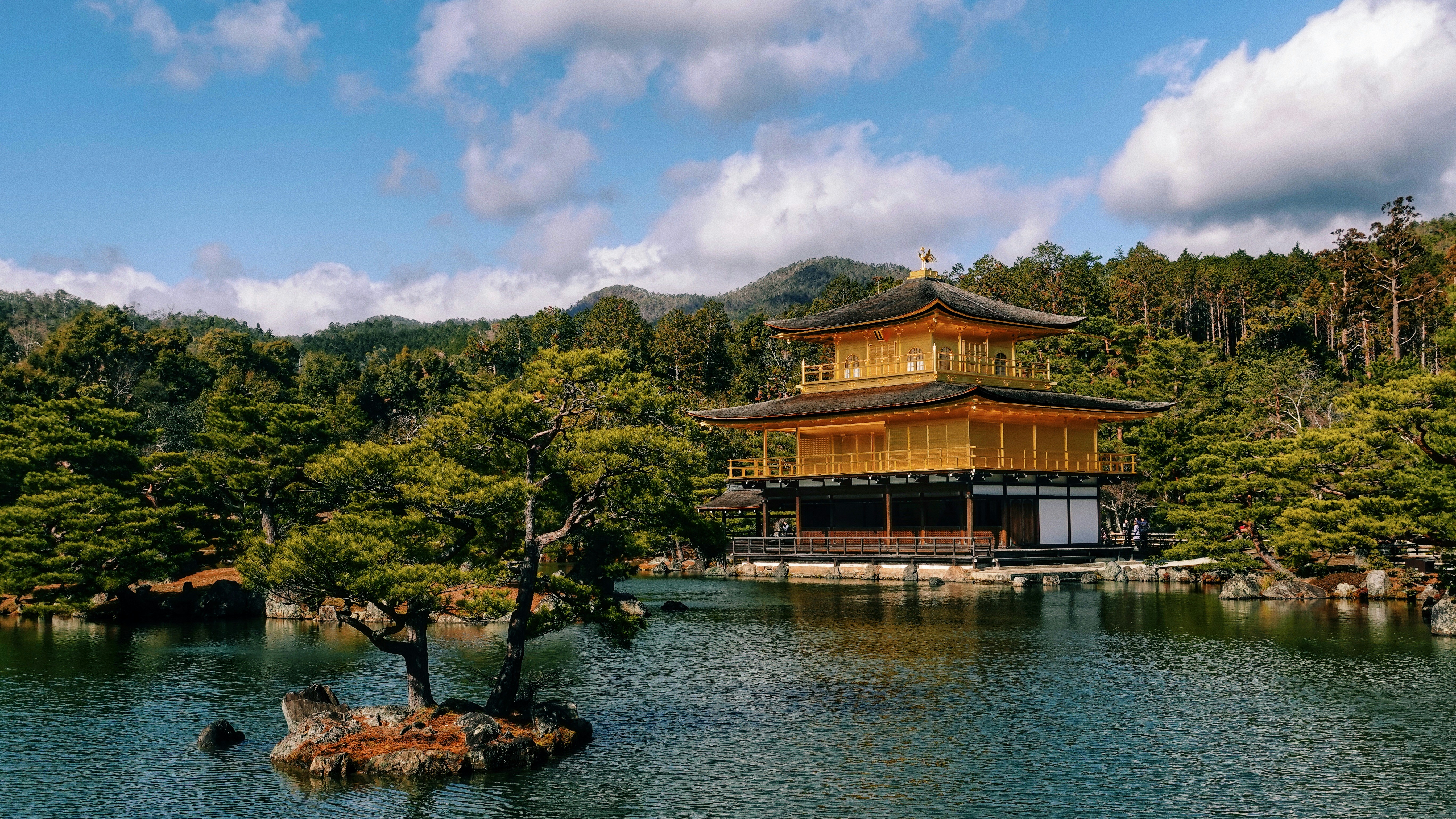 貴船神社:京都の山奥に佇む水の聖地